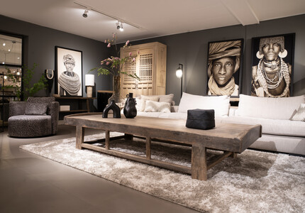 Robuuste salontafel olm hout donkere patina Robuuste salontafel olm hout donkere patina