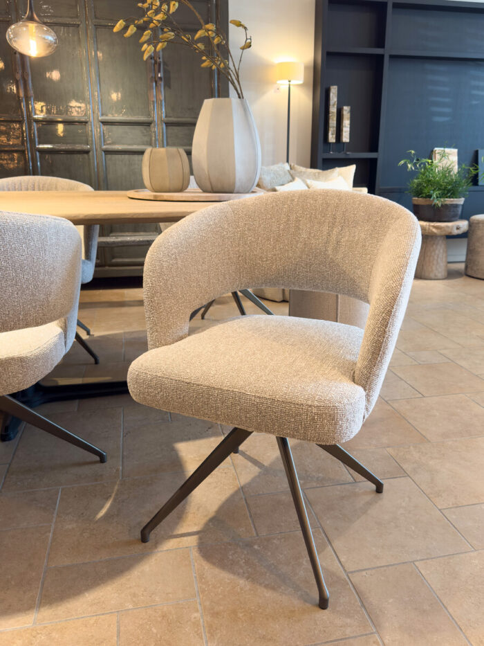 Manon dining room chair