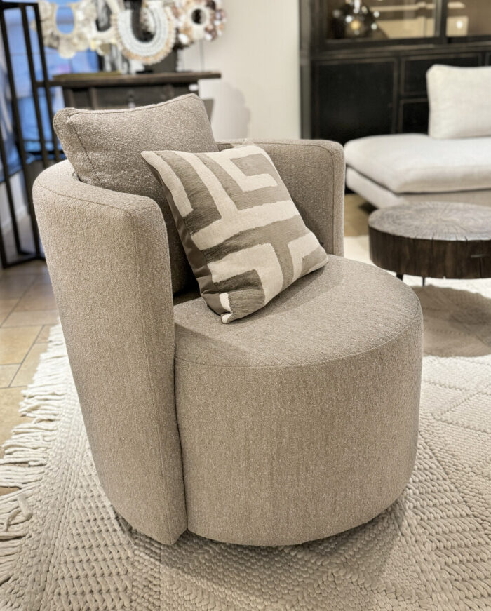 Armchair Pablo