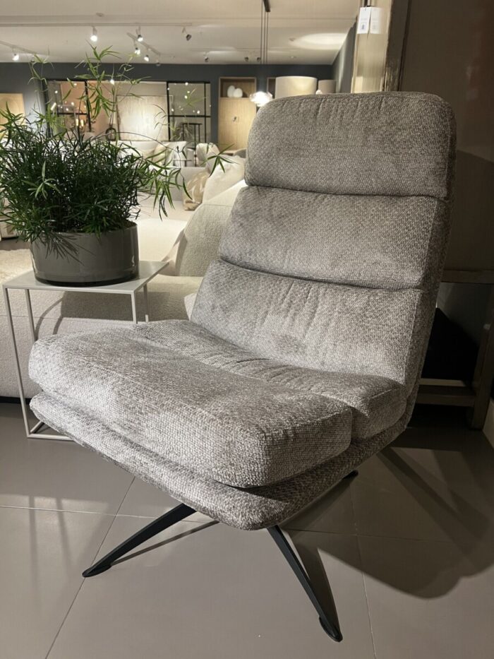 Sven swivel chair in fabric