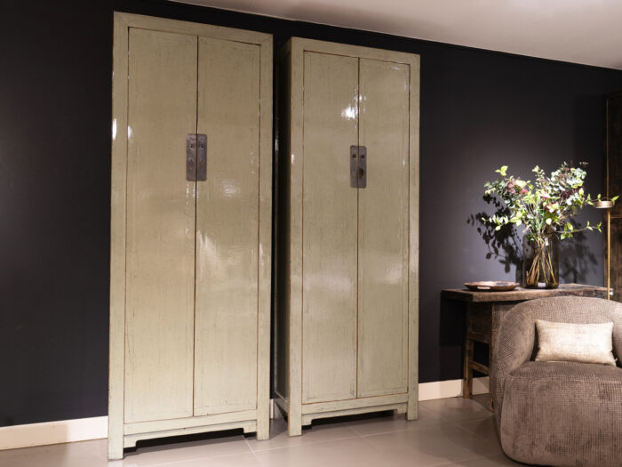 High-gloss cabinet Bobby