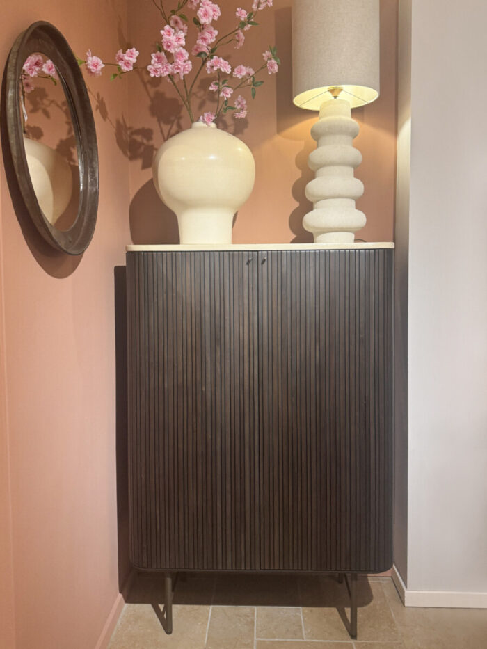 Maroon Cupboard 2 deurs